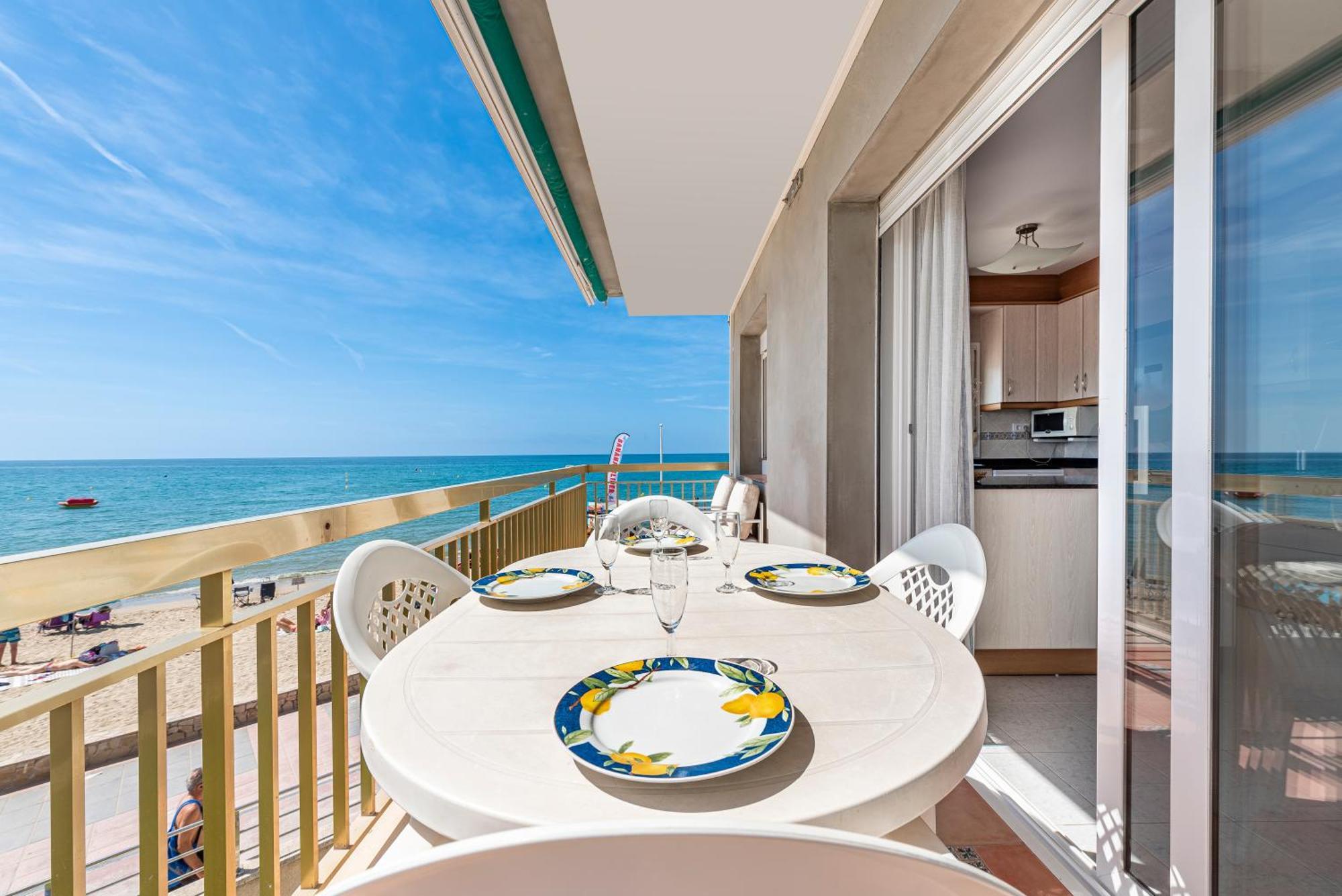 Apartamento Frente Al Mar カンブリルス エクステリア 写真